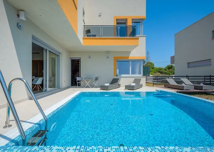 Magnolija Вилла Пула