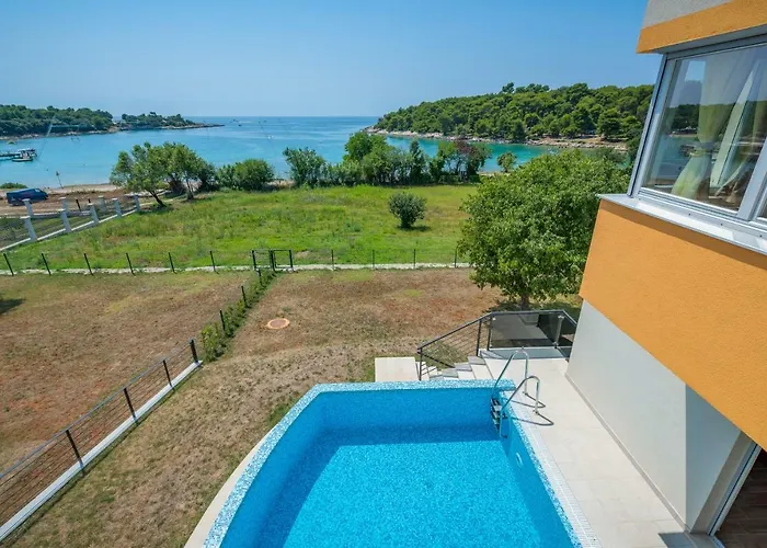 וילה Magnolija פולה